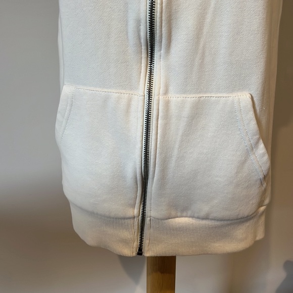 Yd. Cream hooded sloppy Joe vest - Picture 3 of 8